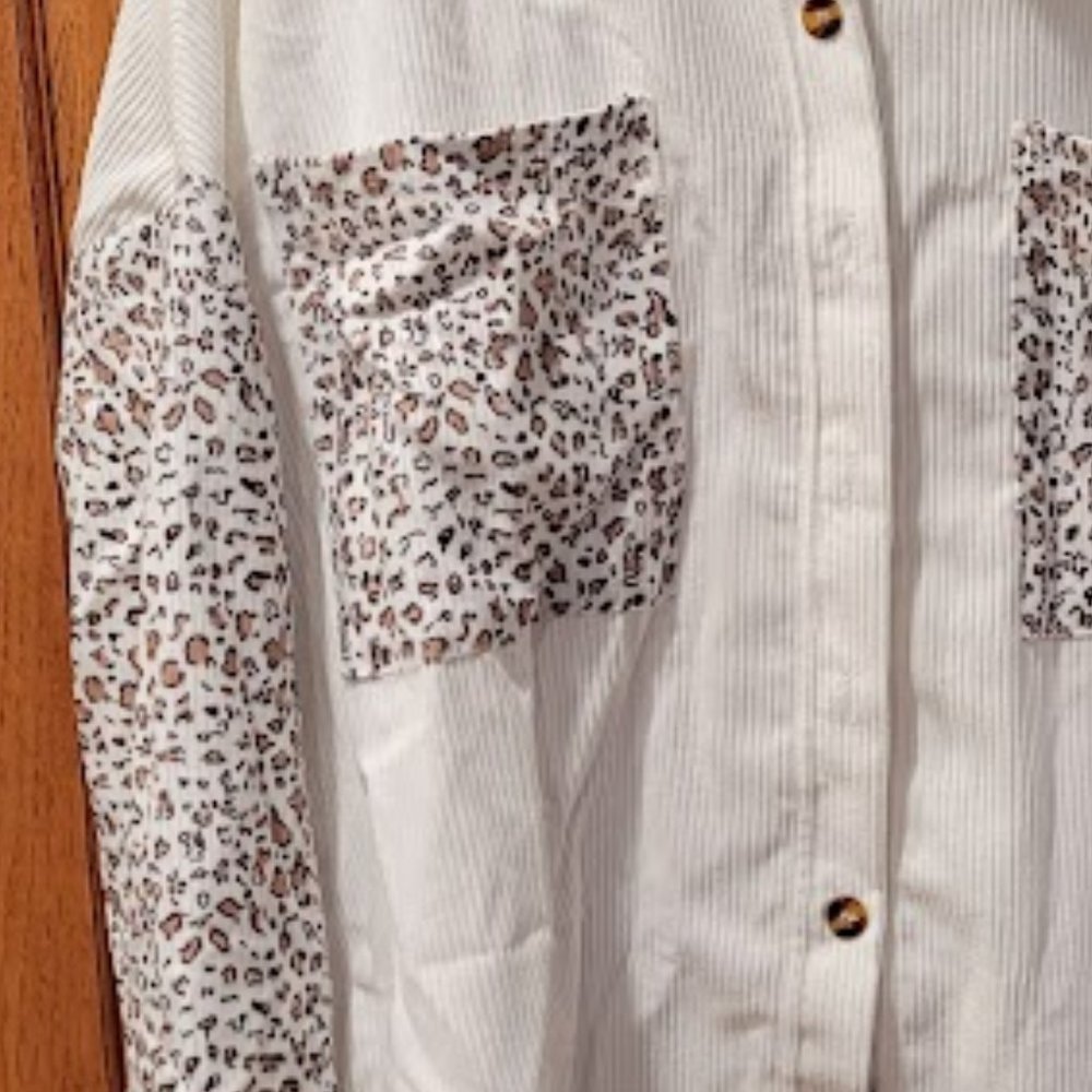 Button Shirt with Pockets - Picture 2 of 4